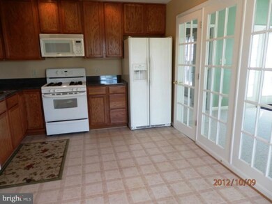 11201 Kenyon Ln, Fredericksburg, VA 22407 - photo 2