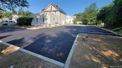 83 Kraemer St, Hicksville, NY 11801 - photo 4