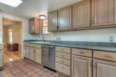 006 Kitchen