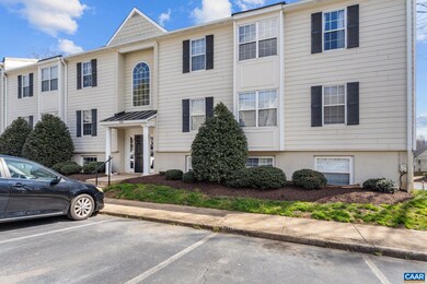 1315 Villa Way unit C, Charlottesville, VA 22903 - photo 2