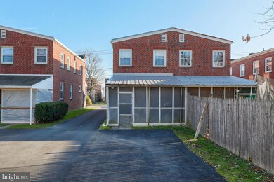 243 Locust St, New Holland, PA 17557 - photo 4