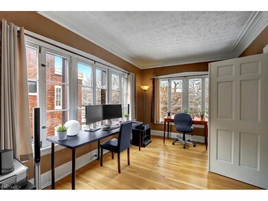 The office/sunroom also makes a great second bedro