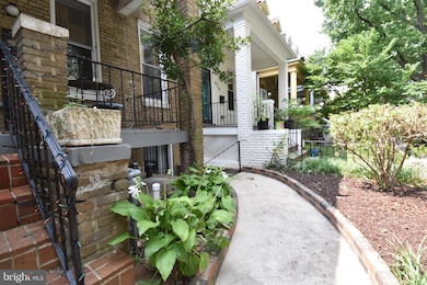 622 Princeton Place NW unit B, Washington, DC 20010 - photo 3