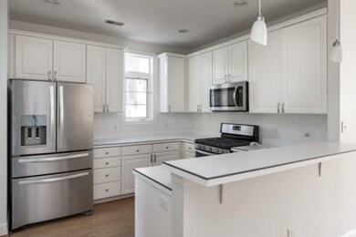 Washington 110A Kitchen 1