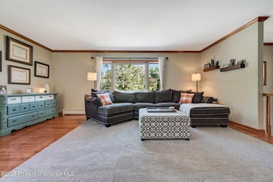 1332 E Elm St 09 Large