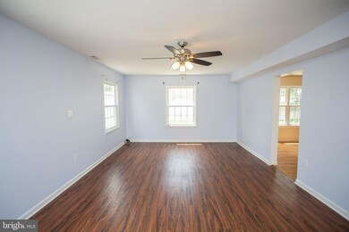27 Bendix Ln, Willingboro, NJ 08046 - photo 3