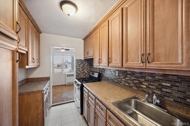 3131 Grand Concourse unit 10J, Bronx, NY 10468 - photo 5