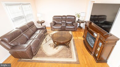 2912 E Side Dr, Alexandria, VA 22306 - photo 4