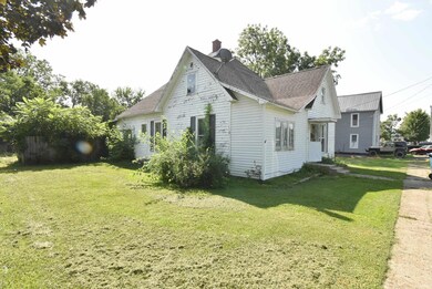 307 S Center St, Boswell, IN 47921 - photo 4