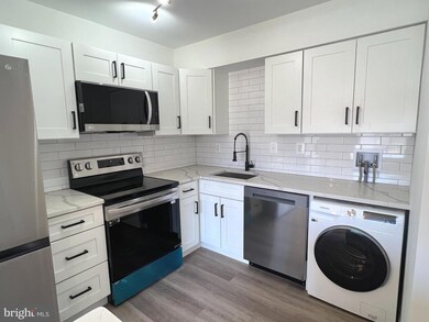 11311 Laurelwalk Dr, Laurel, MD 20708 - photo 4