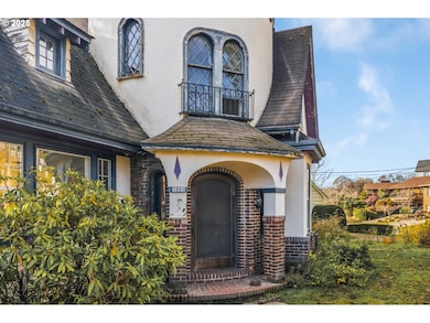 3880 NE Wistaria Dr, Portland, OR 97212 - photo 5