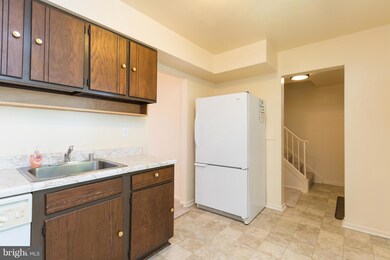 9466 Abingdon Ct, Manassas, VA 20109 - photo 5