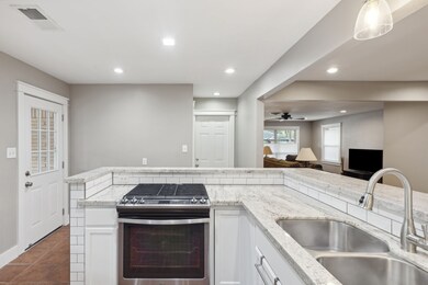 5413 Nina Lee Ln, Houston, TX 77092 - photo 6