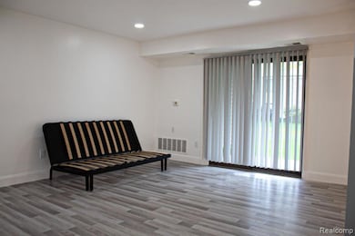 30475 W 14 Mile Rd unit 80, Farmington Hills, MI 48334 - photo 5