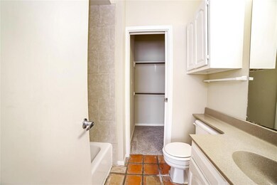 1910 Robbins Place unit 208, Austin, TX 78705 - photo 7