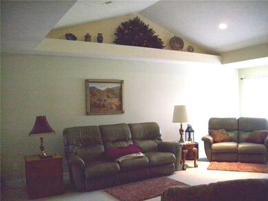 5128 Columbia Dr, Columbus, IN 47203 - photo 4