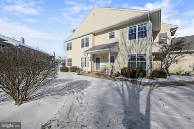 2502 Lynbrooke Dr unit 93, Yardley, PA 19067 - photo 3