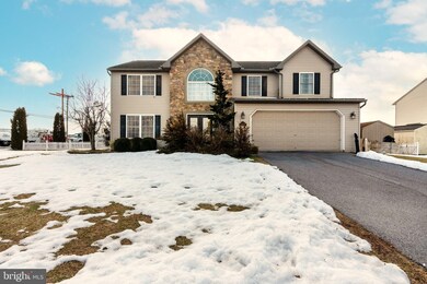 305 Luisa Ct, Shoemakersville, PA 19555 - photo 2