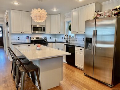 3 Cleveland Ave, Saratoga Springs, NY 12866 - photo 6