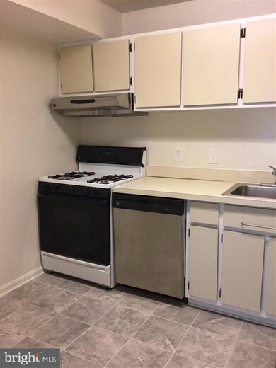 25 Canterbury Square unit 201, Alexandria, VA 22304 - photo 5
