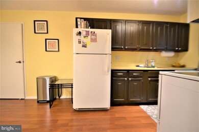 997C Village Round unit C, Allentown, PA 18106 - photo 5
