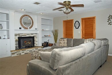 2006 Hamilton St SW, Cedar Rapids, IA 52404 - photo 5