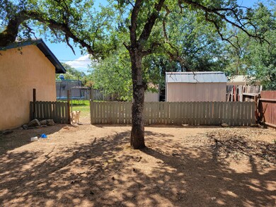 3551 Oasis front side yard