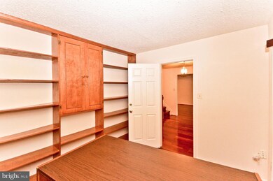 17 Coachlamp Ct, Silver Spring, MD 20906 - photo 7