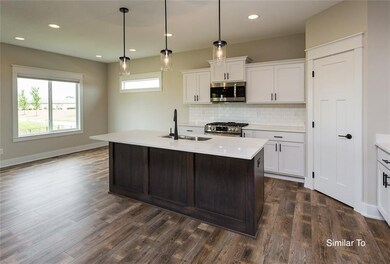9917 Marnewood Dr, Johnston, IA 50131 - photo 3