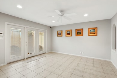 2133 Winrock Blvd unit 34, Houston, TX 77057 - photo 5