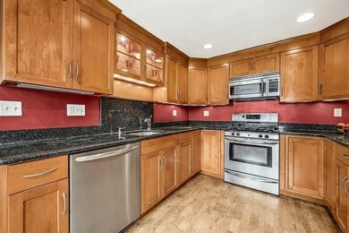 538 Coronation Dr, Franklin, MA 02038 - photo 4