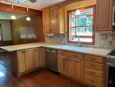 15 Alan Cir, Londonderry, NH 03053 - photo 6