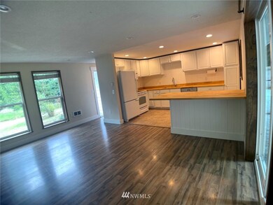 8119 Wayne Ave, Stanwood, WA 98292 - photo 3