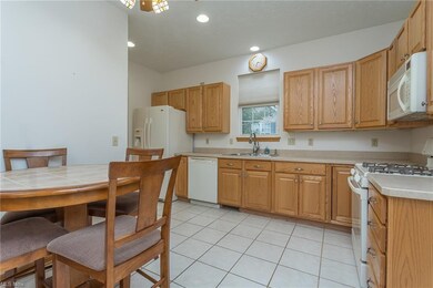 8873 Ashlyn Ct unit 13A, Olmsted Falls, OH 44138 - photo 7