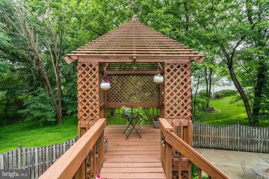 11501 Evelake Ct, Gaithersburg, MD 20878 - photo 2