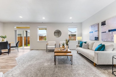 1555 Adams St, Independence, OR 97351 - photo 5