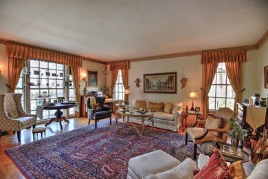 54 Nahant St unit 54R, Lynn, MA 01902 - photo 3