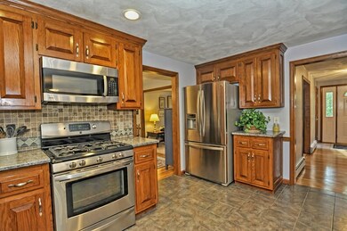 8 Jefferson Rd, Franklin, MA 02038 - photo 4