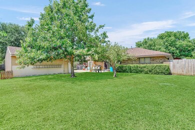1414 La Salle Dr, Sherman, TX 75090 - photo 6