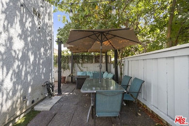 18987 Gault St, Reseda, CA 91335 - photo 3