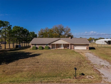 648 N Cleveland Ave, Shawnee, OK 74801 - photo 2