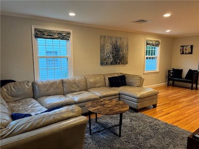 Front to back livingroom with h/w floors and reces