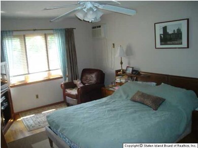 286 Holdridge Ave, Staten Island, NY 10312 - photo 5