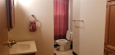 1312 Walnut Ave unit Lower, Niagara Falls, NY 14301 - photo 6