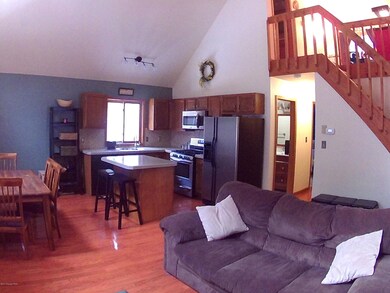 729 Raven Ct, Stroudsburg, PA 18360 - photo 3