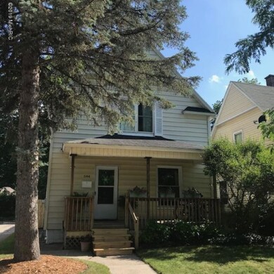 544 Curtis NE