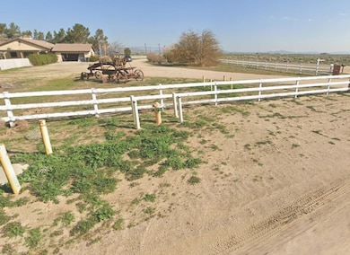 8039 W Avenue C 2, Lancaster, CA 93536 - photo 4