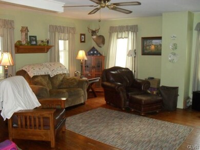 unlisted-address, Coopersburg, PA 18036 - photo 6