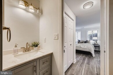 431 S Sharp St, Baltimore, MD 21201 - photo 7