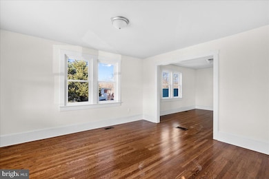 10035 Winchester Ave, Bunker Hill, WV 25413 - photo 3